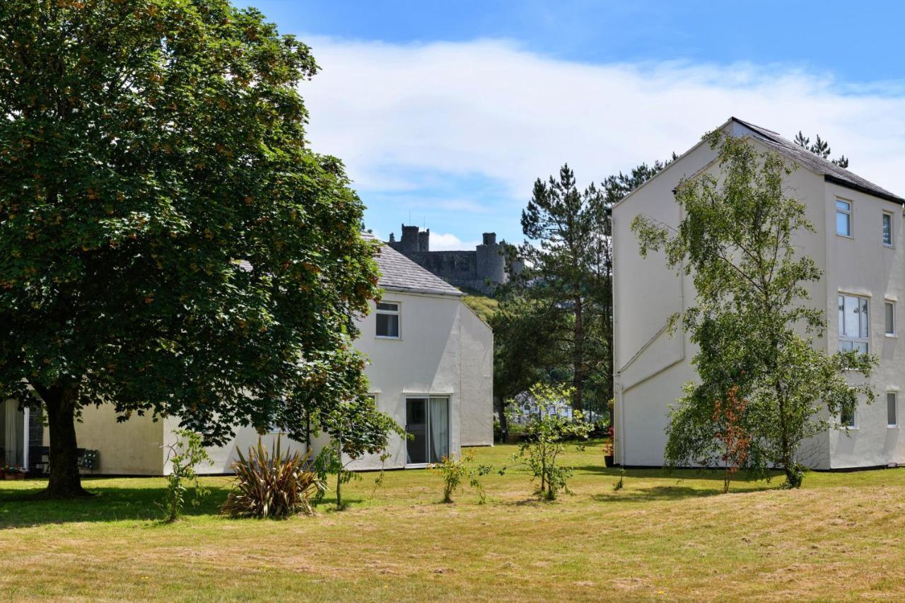 Finest Retreats - Golygfa O'R Castell - Castle Views Apartment ฮาเลค ภายนอก รูปภาพ